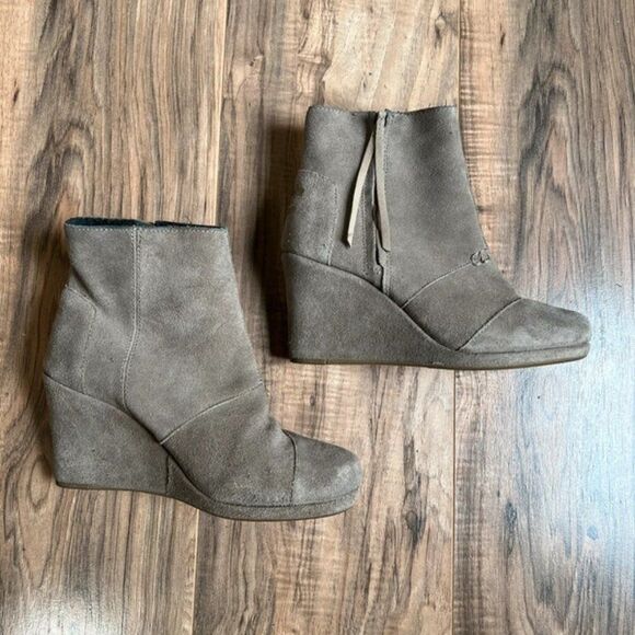 Toms wedge boots size 6.5 W - Picture 3 of 4